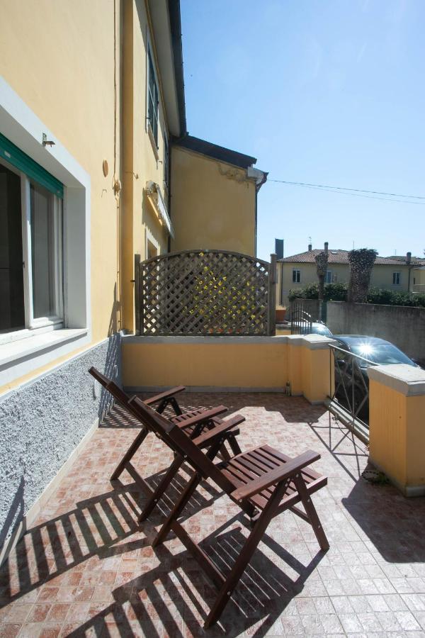 N050 - Numana, Trilocale In Centro Con Portico E Posto Auto Apartamento Exterior foto